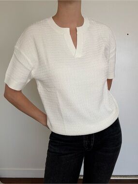 Arach&cloz White Short-Sleeve Knit Top